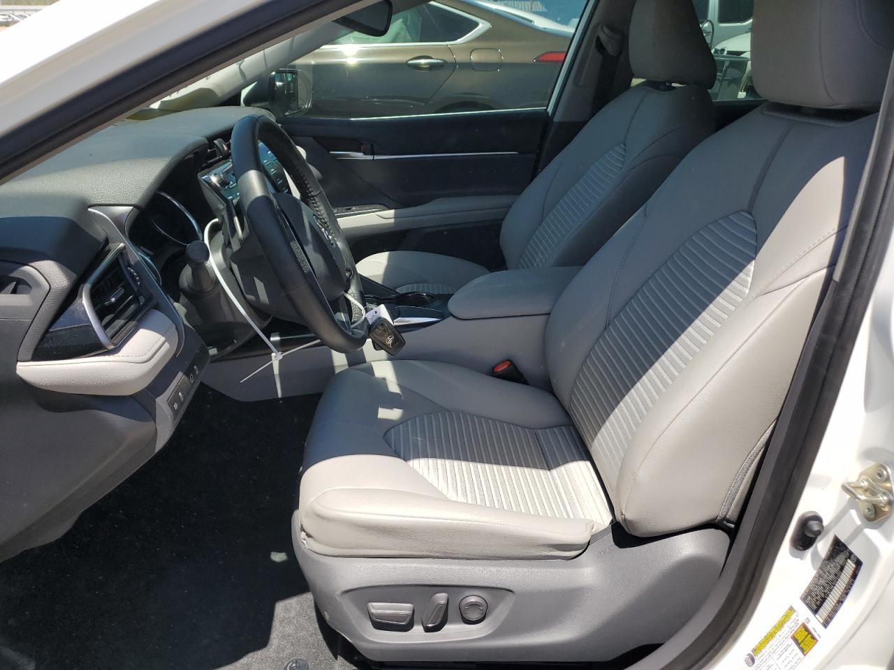 2019 TOYOTA CAMRY L - Фото 7