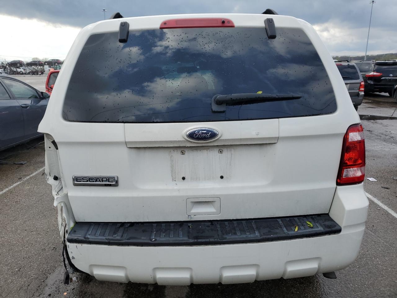 2010 FORD ESCAPE XLT - Image 6