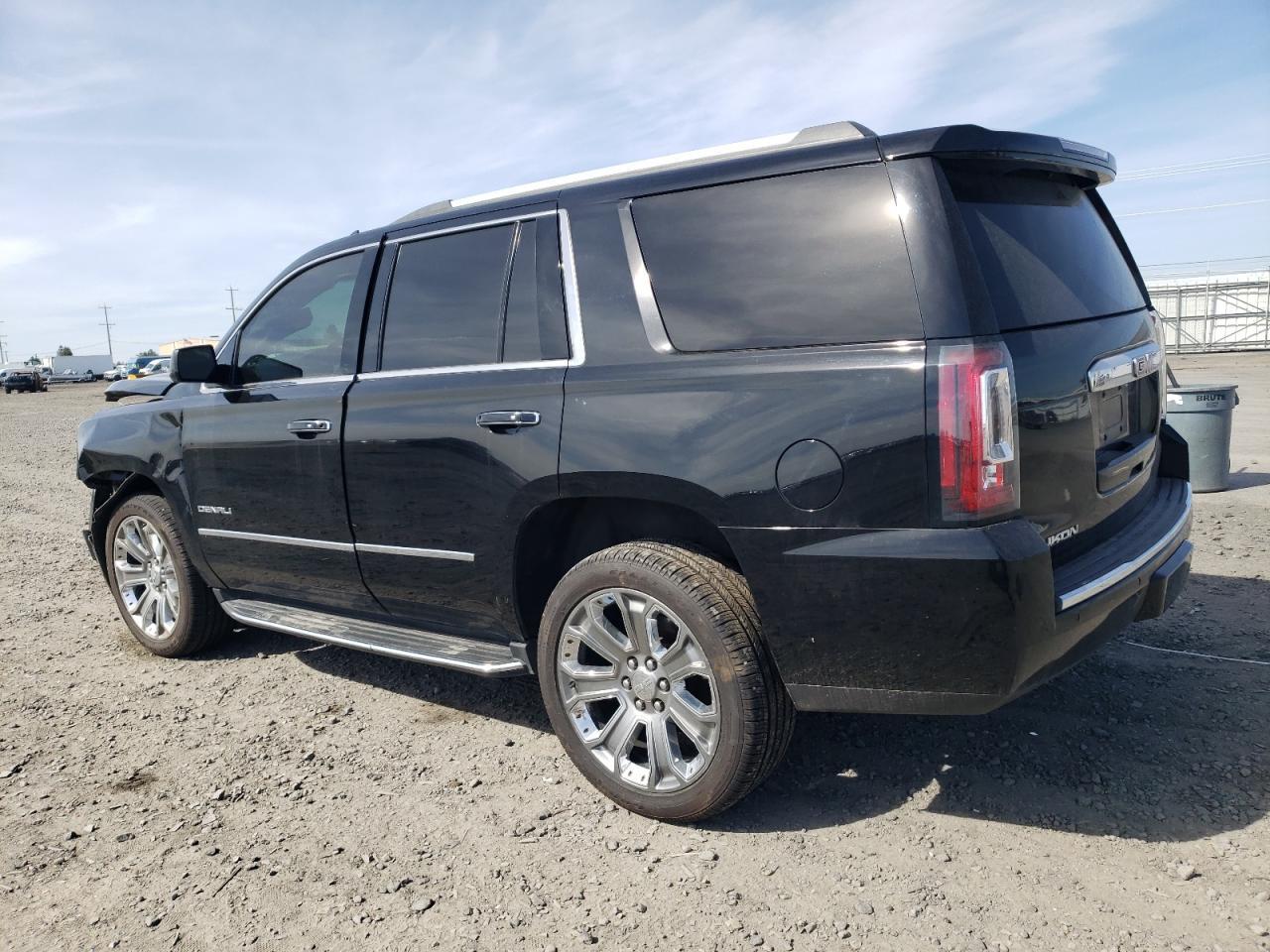 2017 GMC YUKON DENA - Фото 2