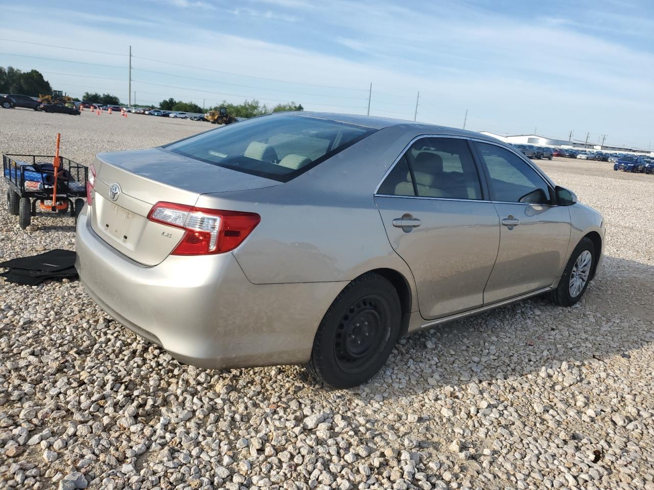 2013 TOYOTA CAMRY L - Image 3