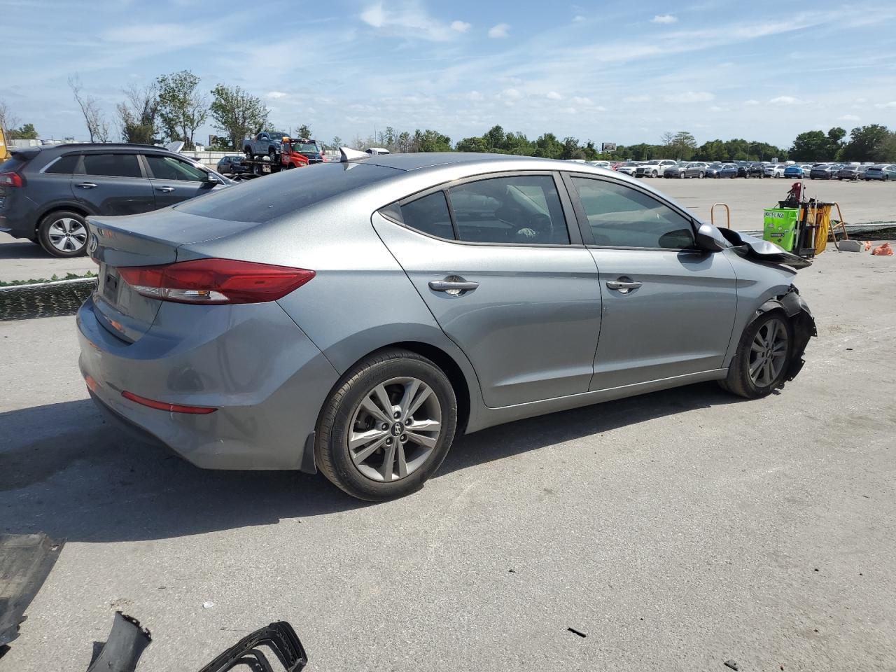 2018 HYUNDAI ELANTRA SE - Фото 3