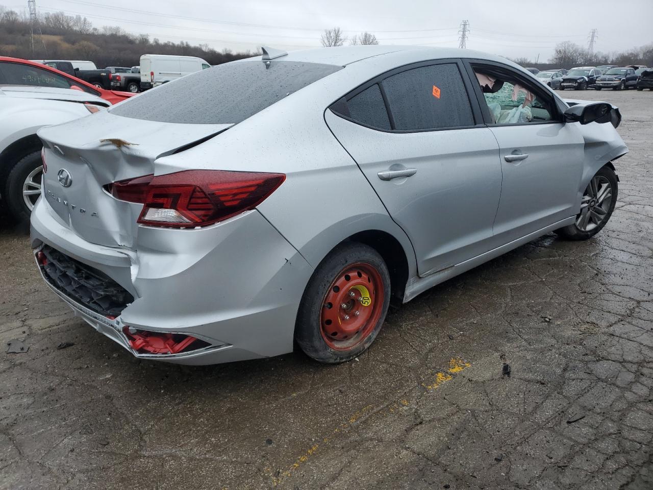 2019 HYUNDAI ELANTRA SE - Фото 3