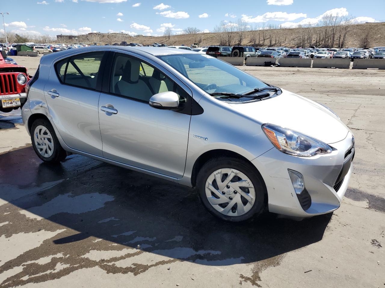 2016 TOYOTA PRIUS C - Image 4