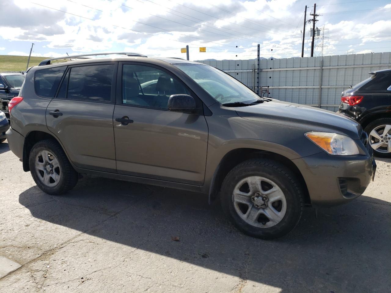 2011 TOYOTA RAV4 - Image 4