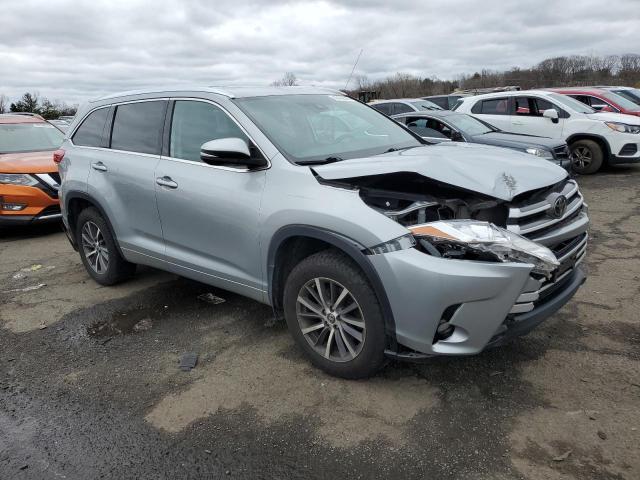 2018 Toyota Highlander Se - Фото 4