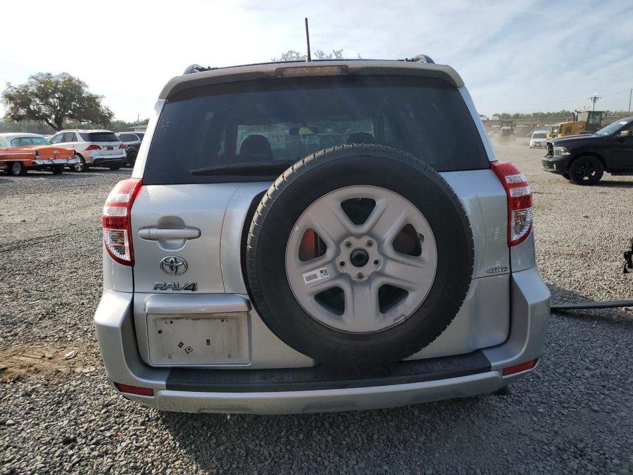 2011 TOYOTA RAV4 - Image 6