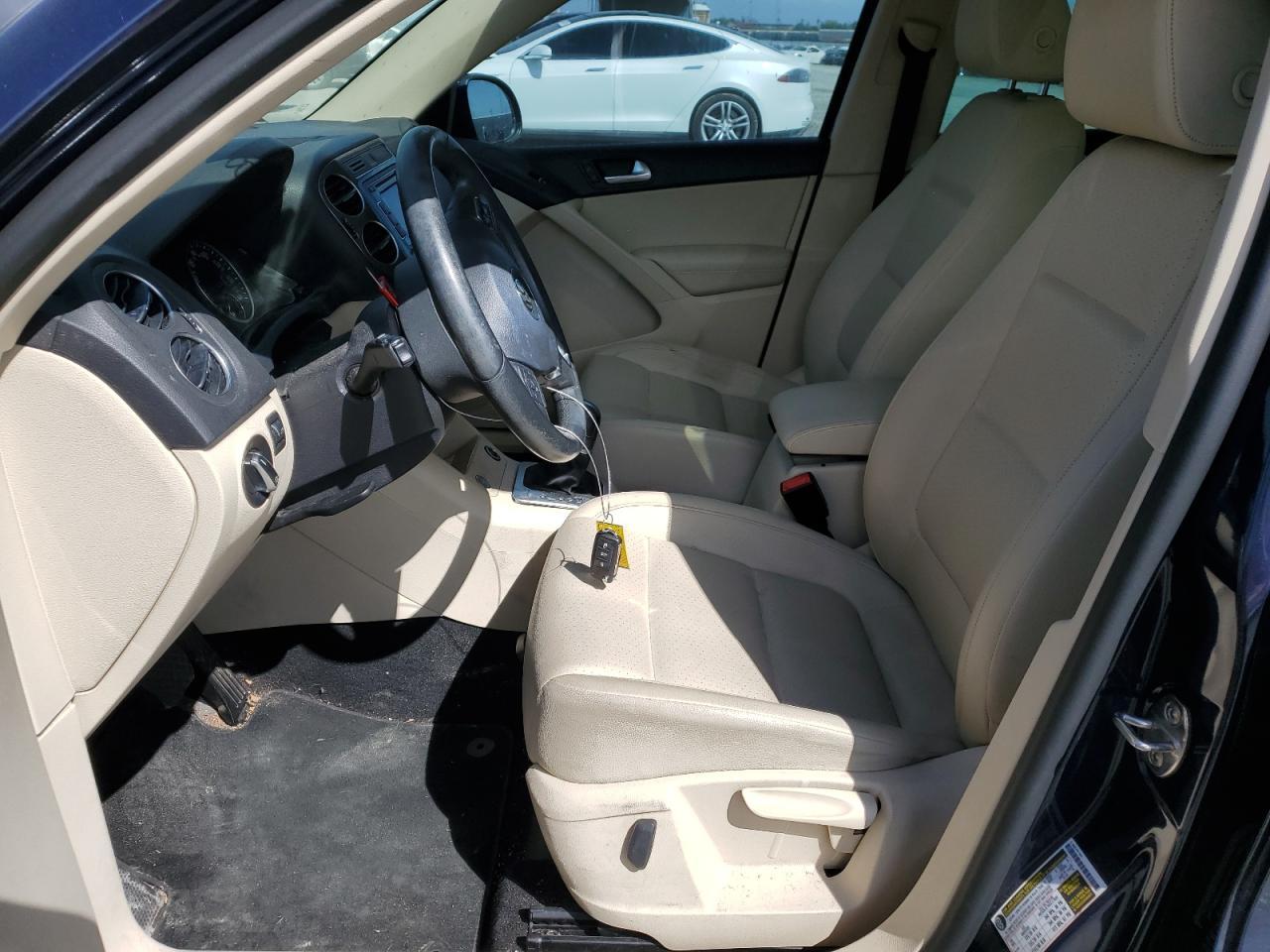 2015 VOLKSWAGEN TIGUAN S - Фото 7