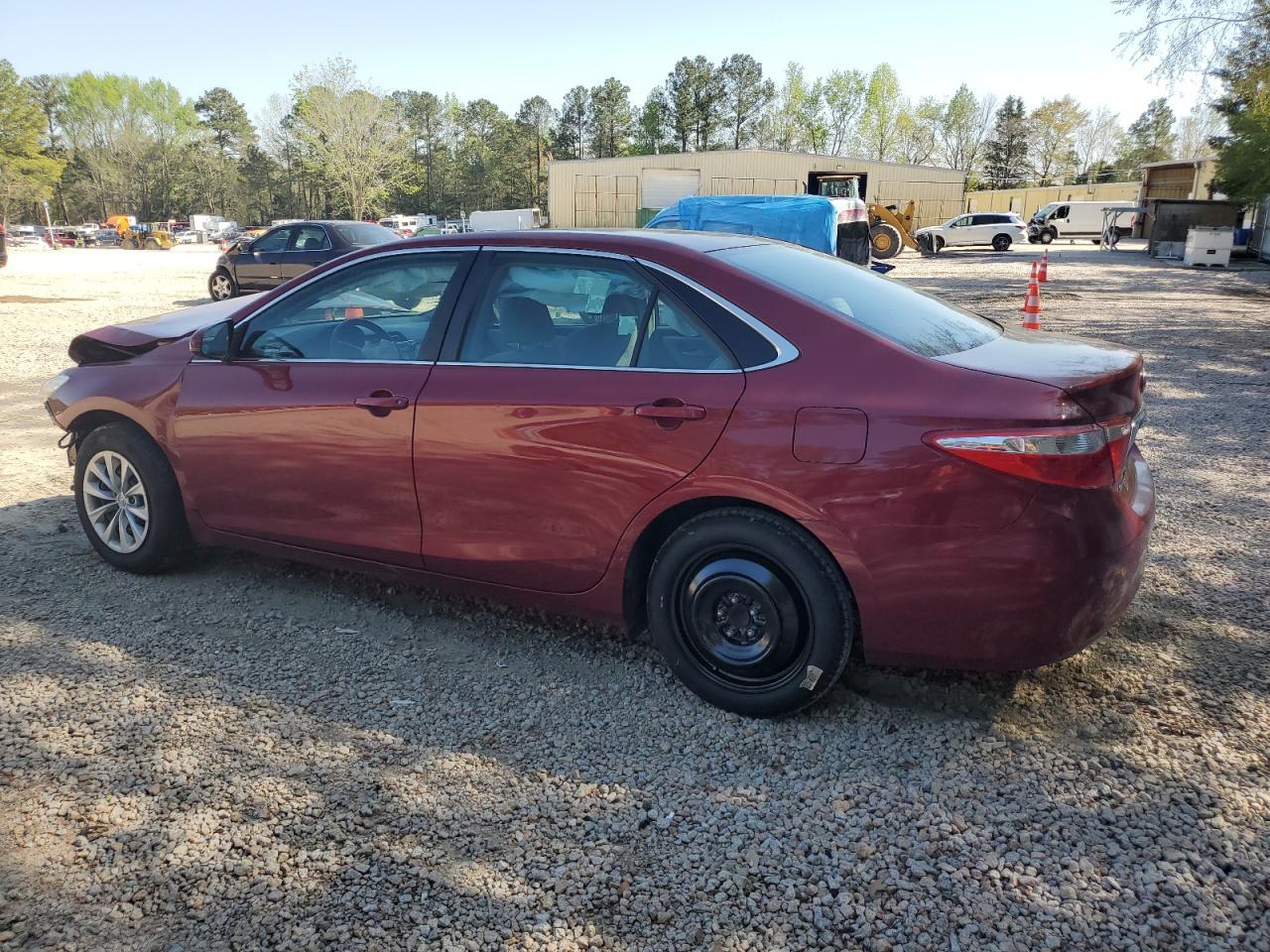 2016 TOYOTA CAMRY LE - Image 2