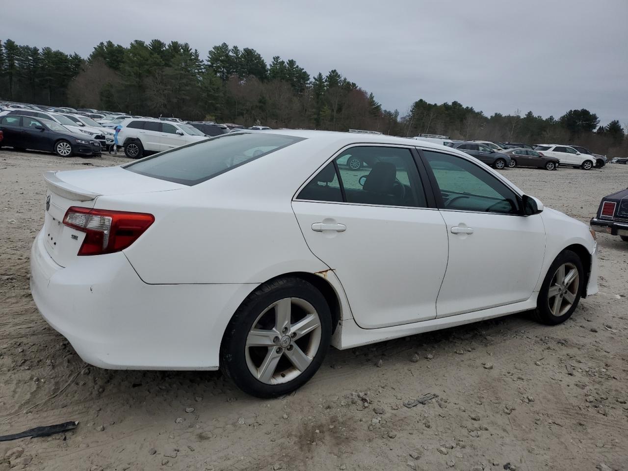 2013 TOYOTA CAMRY L - Фото 3