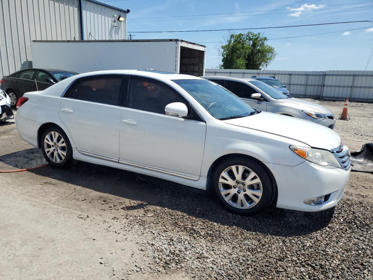 2011 TOYOTA AVALON BAS - Image 4