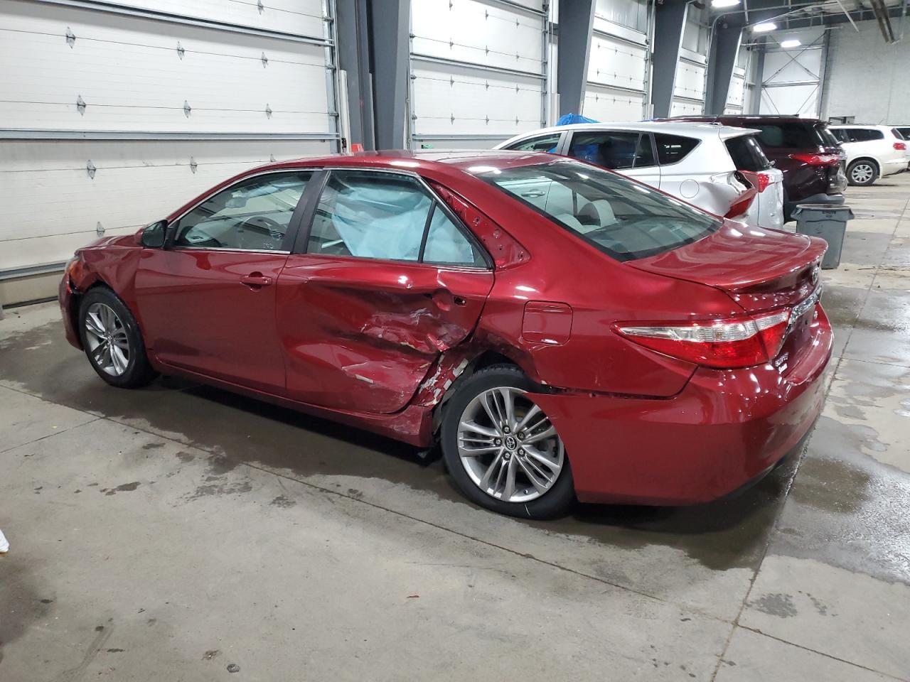 2015 TOYOTA CAMRY LE - Фото 2