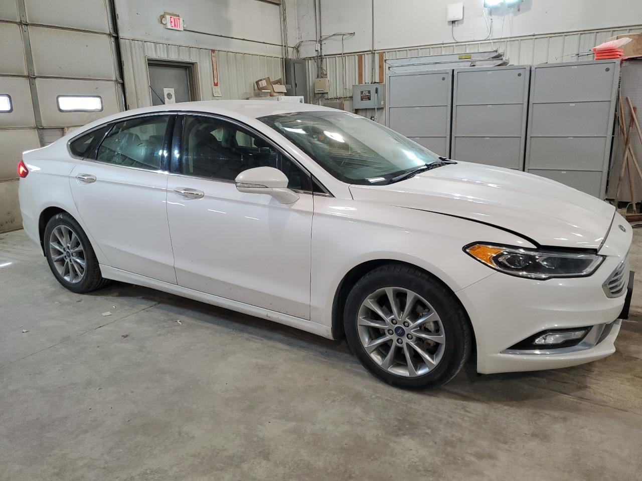 2017 FORD FUSION SE - Image 4