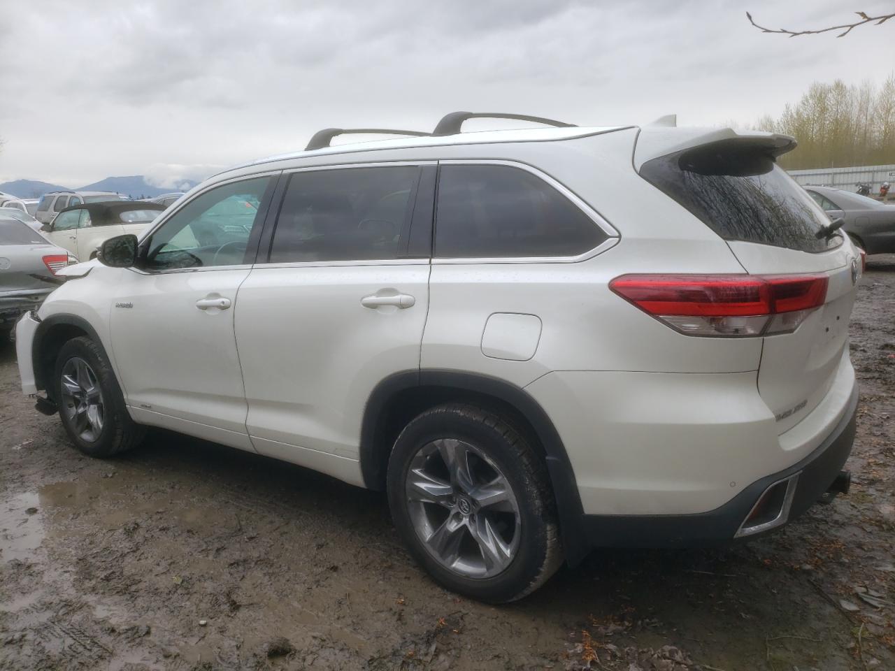2019 TOYOTA HIGHLANDER - Image 2