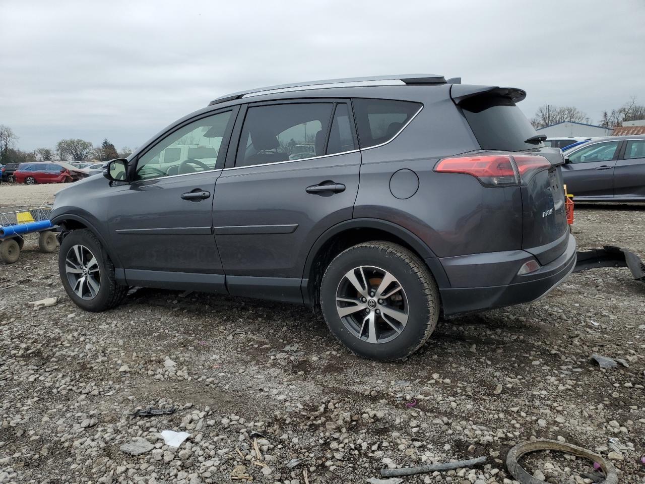 2017 TOYOTA RAV4 XLE - Фото 2