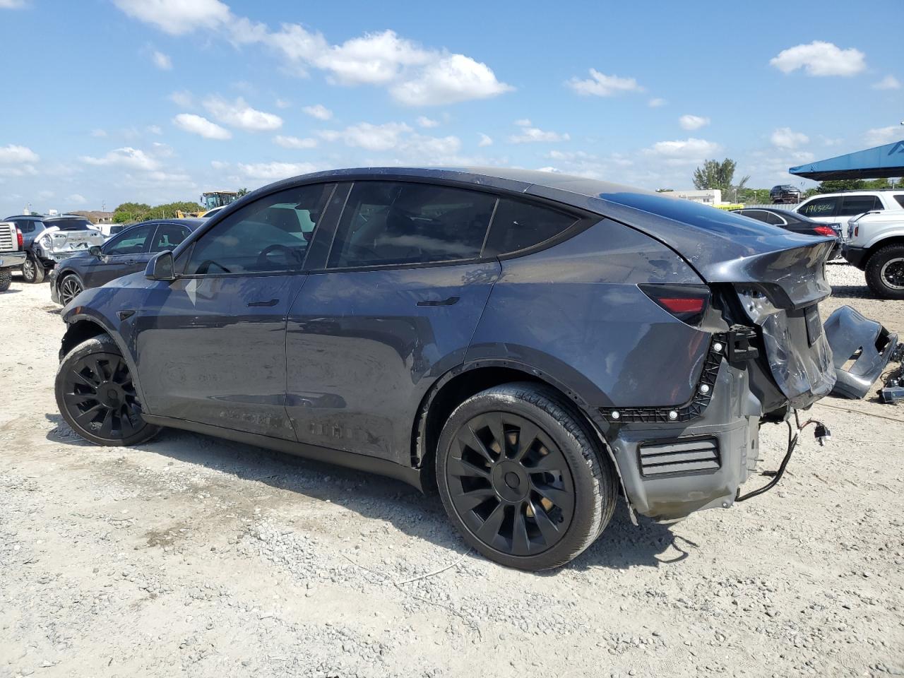 2023 TESLA MODEL Y - Фото 2