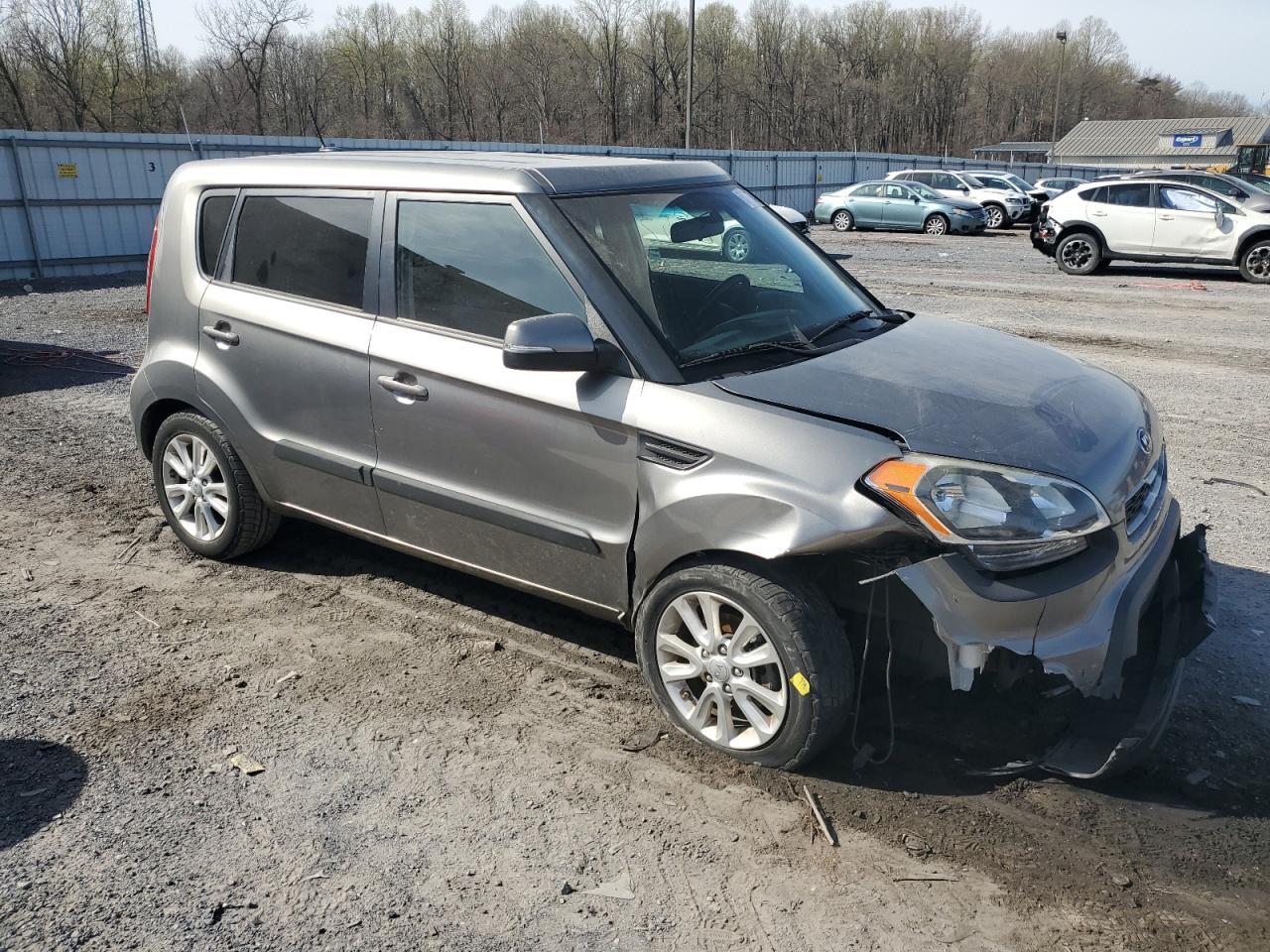 2013 KIA SOUL + - Image 4