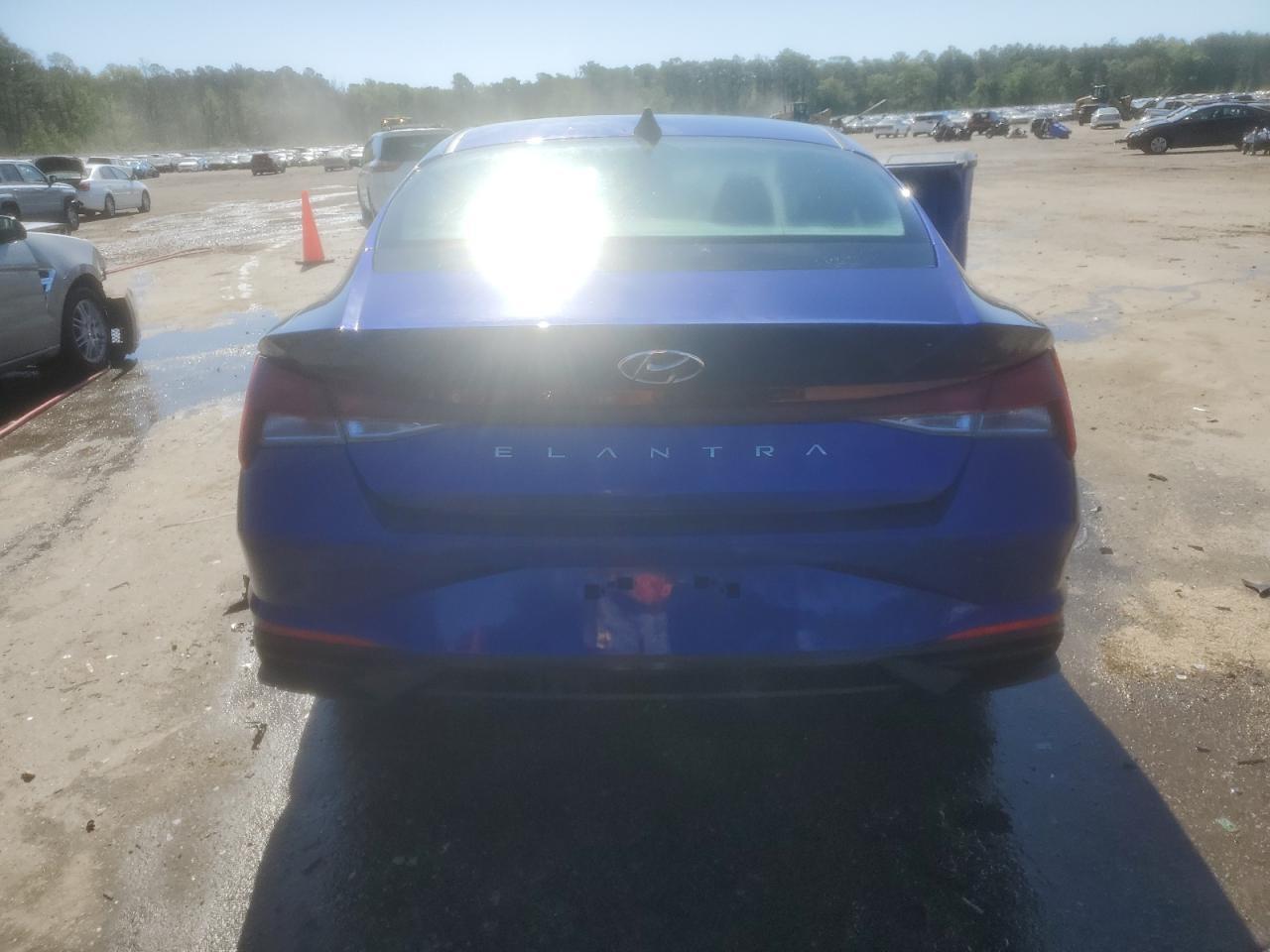 2023 HYUNDAI ELANTRA SE - Image 6