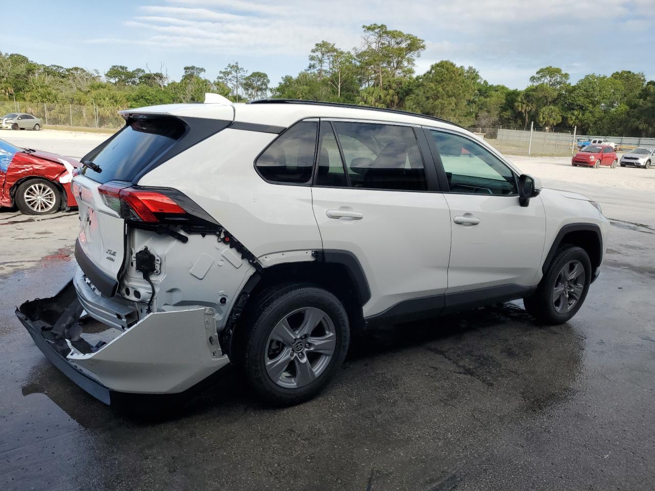 2022 TOYOTA RAV4 XLE - Image 3