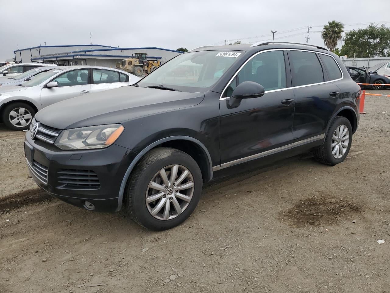 2011 VOLKSWAGEN TOUAREG V6 car image