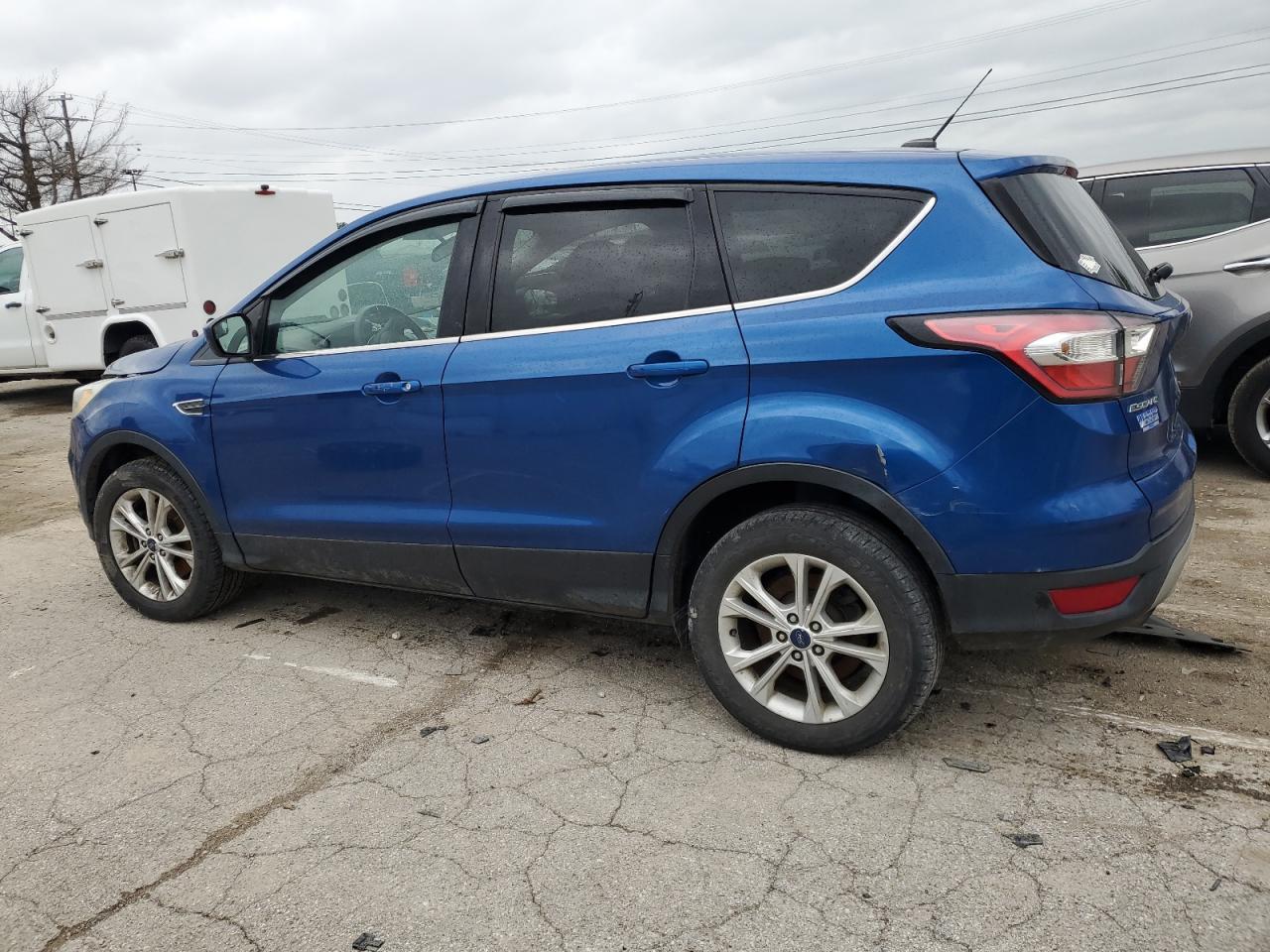 2017 FORD ESCAPE SE - Image 2