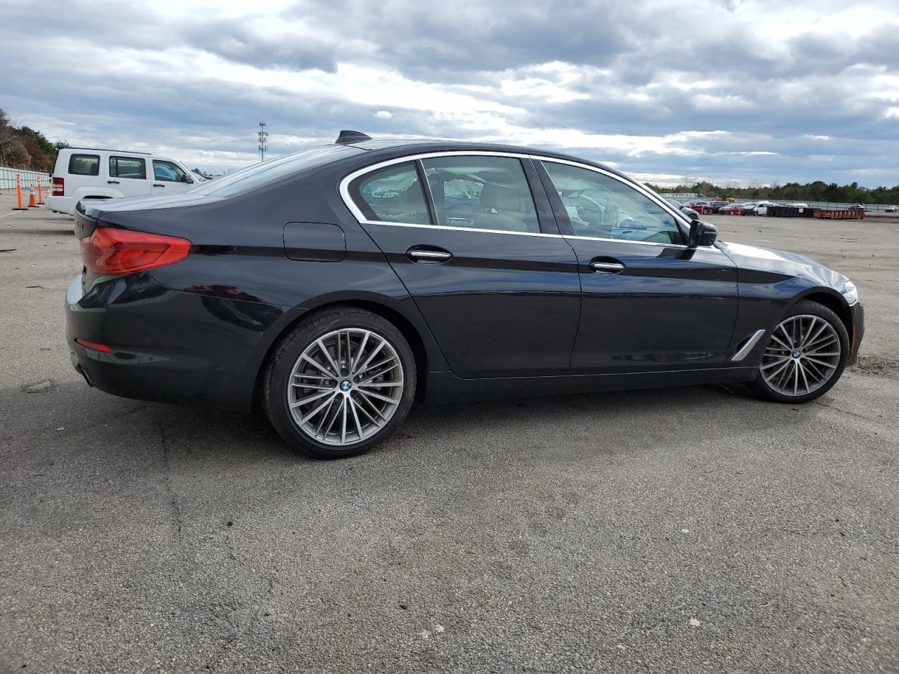 2018 BMW 530 XI - Image 3