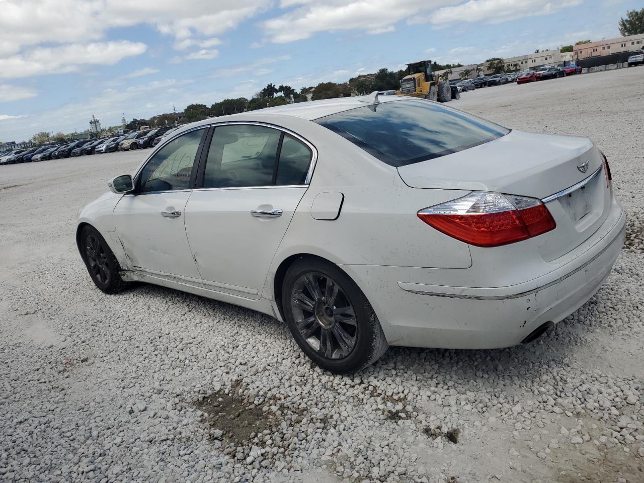 2011 HYUNDAI GENESIS 3. - Фото 2