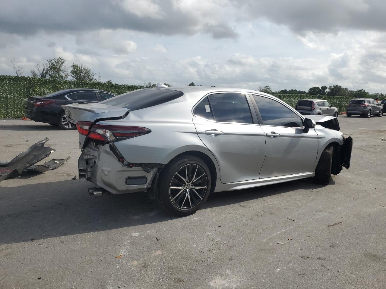 2021 TOYOTA CAMRY SE - Image 3