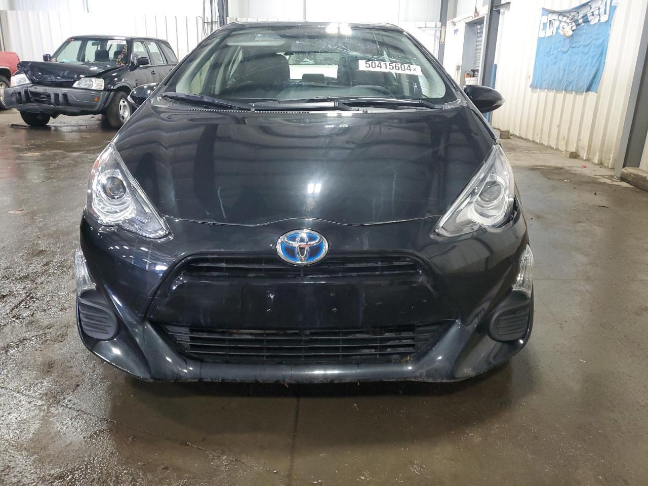 2016 TOYOTA PRIUS C - Фото 5