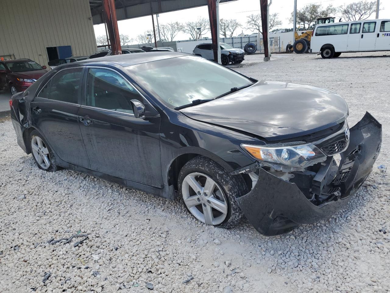2013 TOYOTA CAMRY L - Image 4