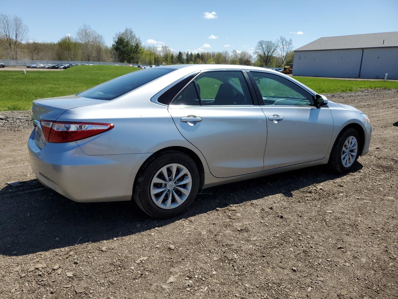 2017 TOYOTA CAMRY LE - Фото 3