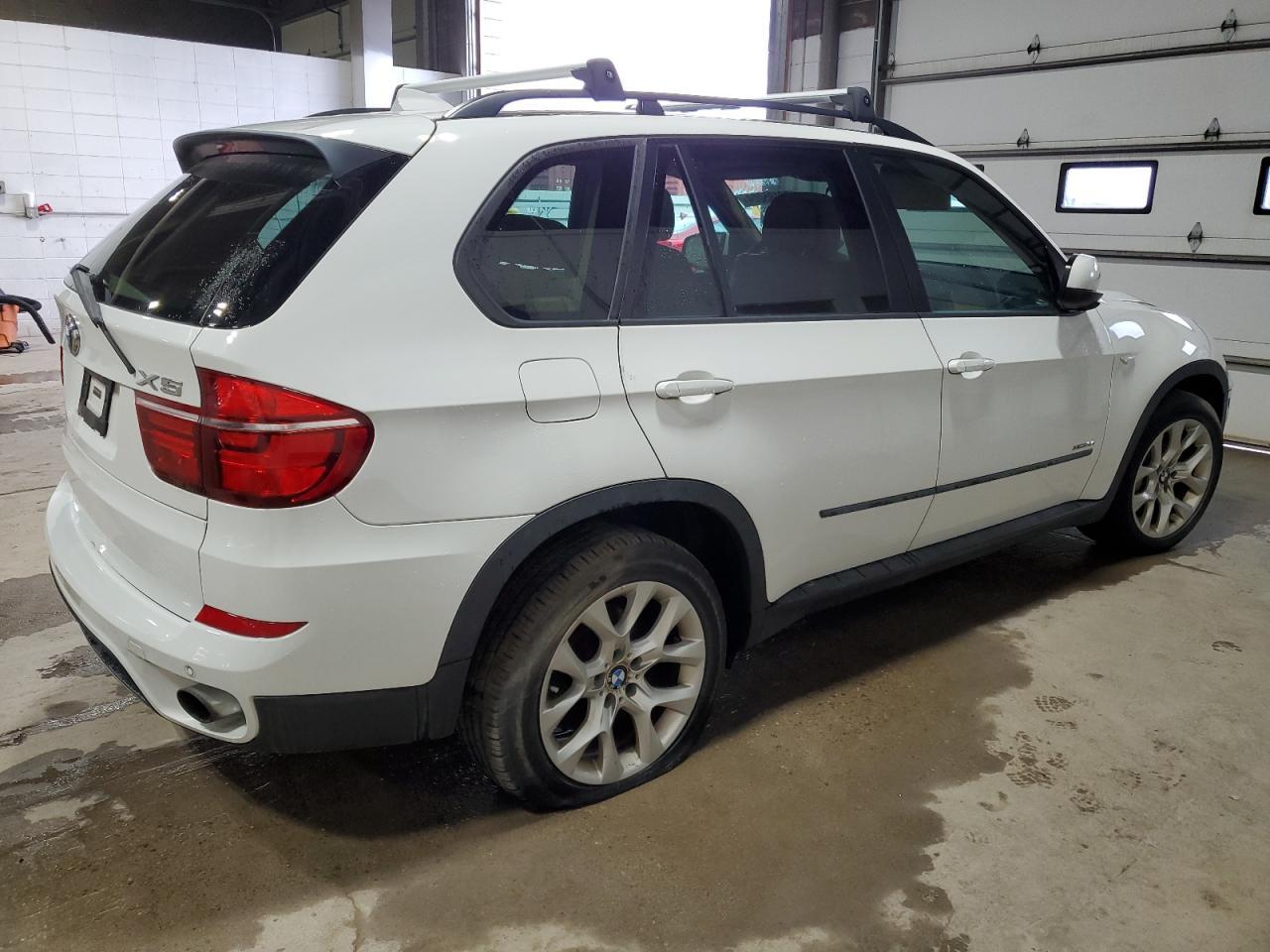 2011 BMW X5 XDRIVE3 - Фото 3