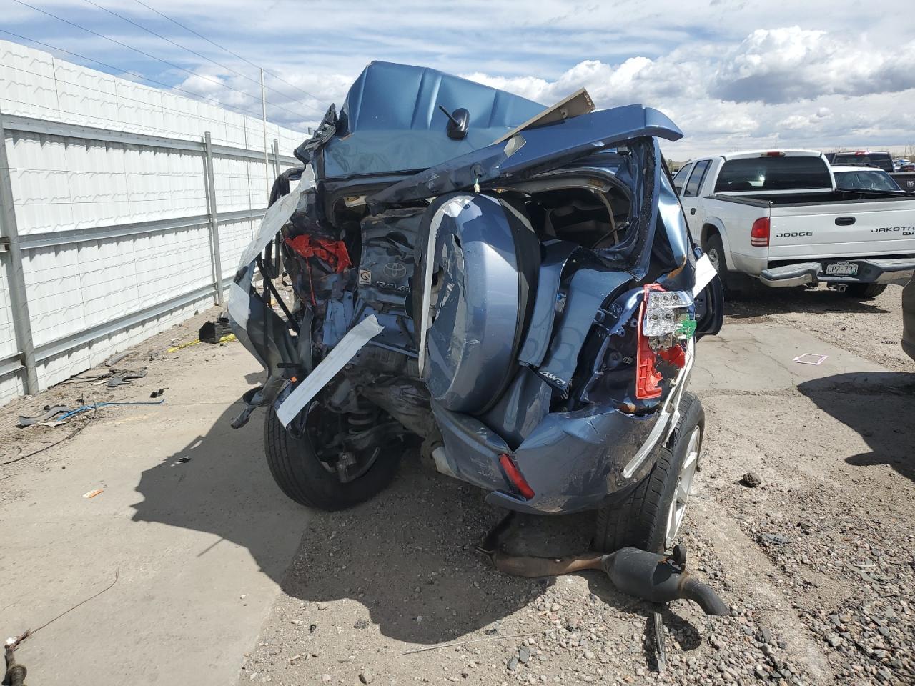 2011 TOYOTA RAV4 - Фото 6