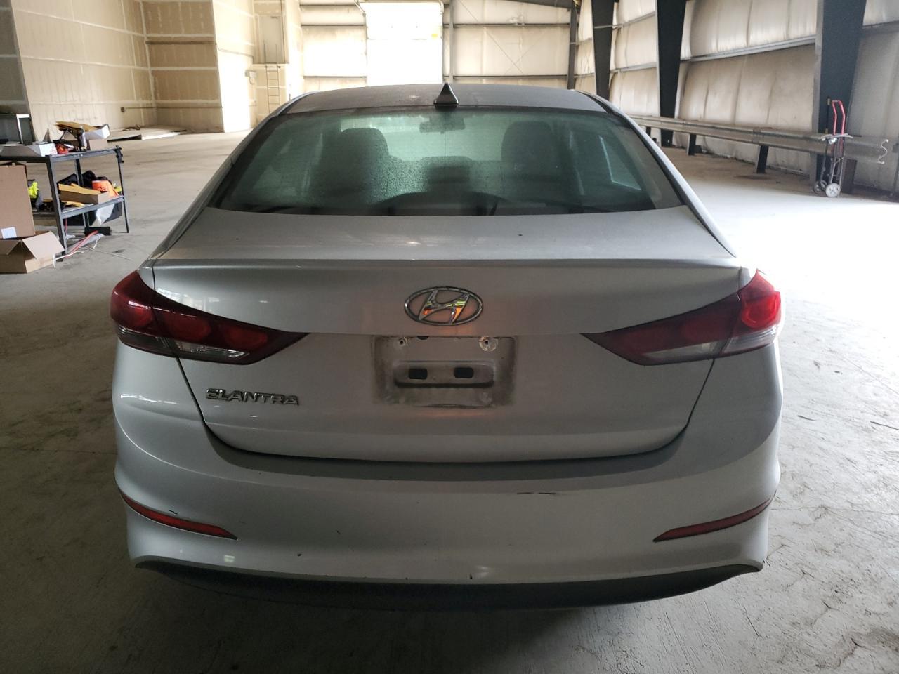 2018 HYUNDAI ELANTRA SE - Фото 6