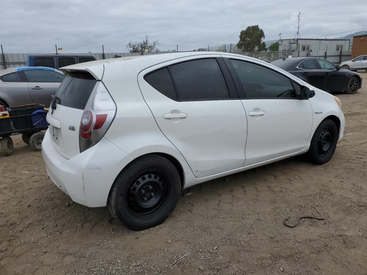 2013 TOYOTA PRIUS C - Фото 3