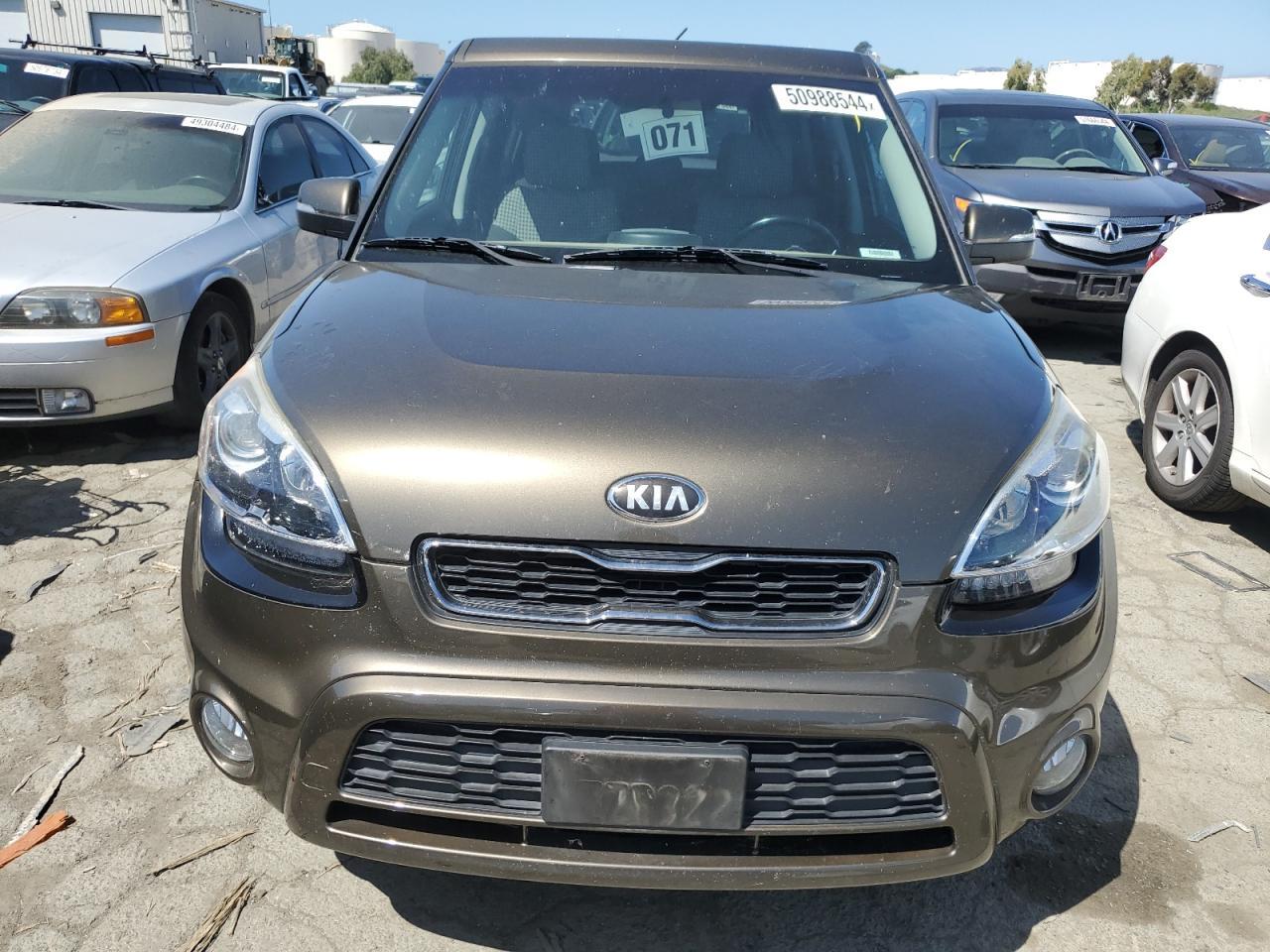 2013 KIA SOUL + - Image 5