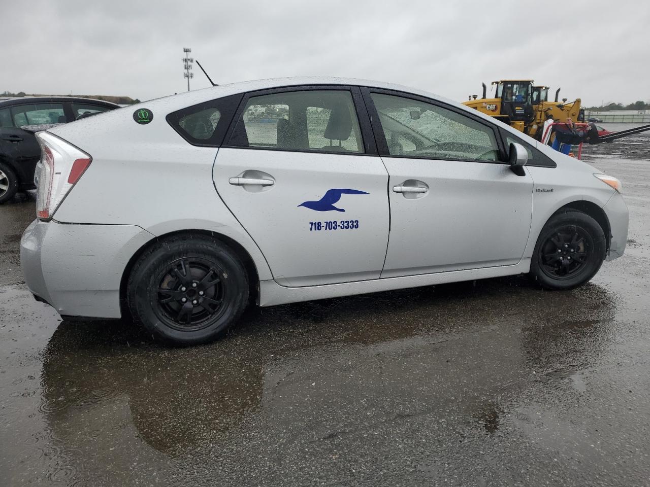 2015 TOYOTA PRIUS - Фото 3