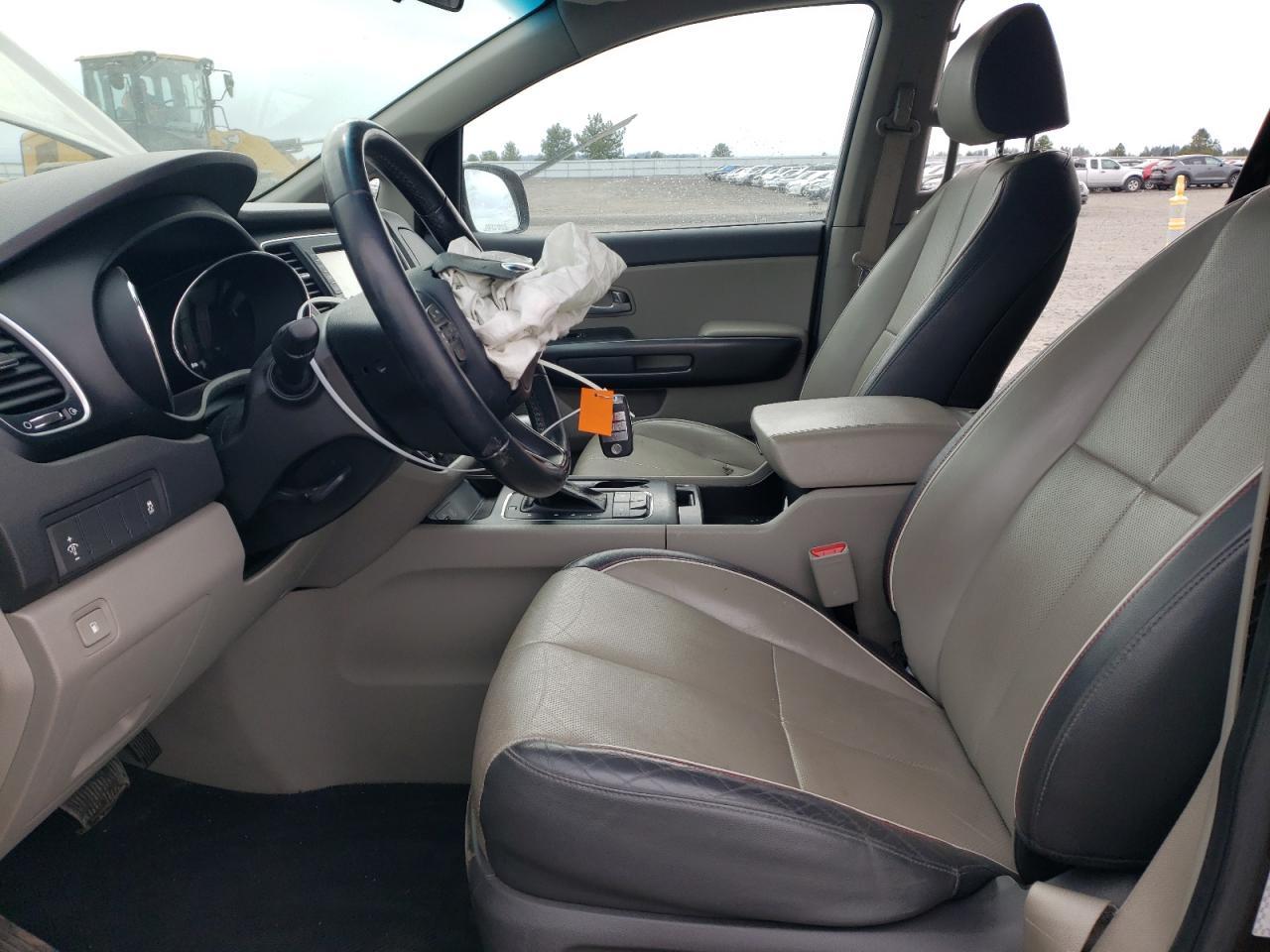 2017 KIA SEDONA LX - Image 7