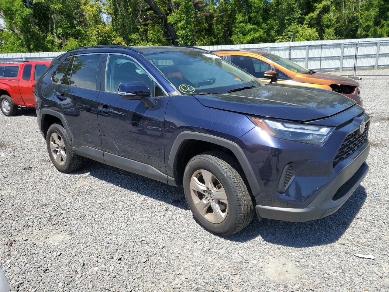2022 TOYOTA RAV4 XLE - Image 4