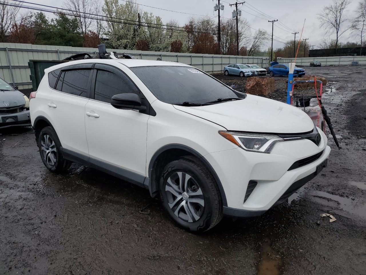 2018 TOYOTA RAV4 LE - Image 4