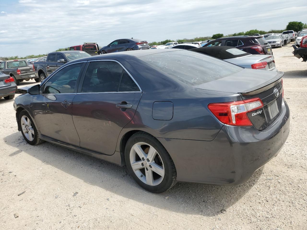 2014 TOYOTA CAMRY L - Фото 2
