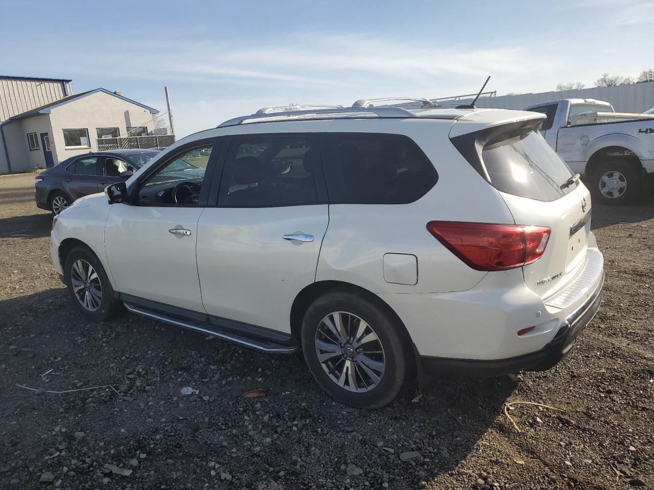 2017 NISSAN PATHFINDER - Image 2