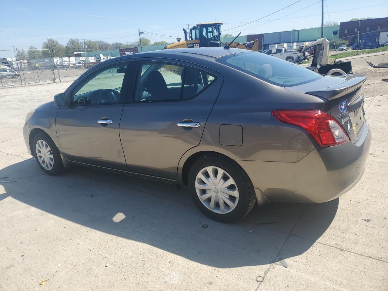 2014 NISSAN VERSA S - Фото 2