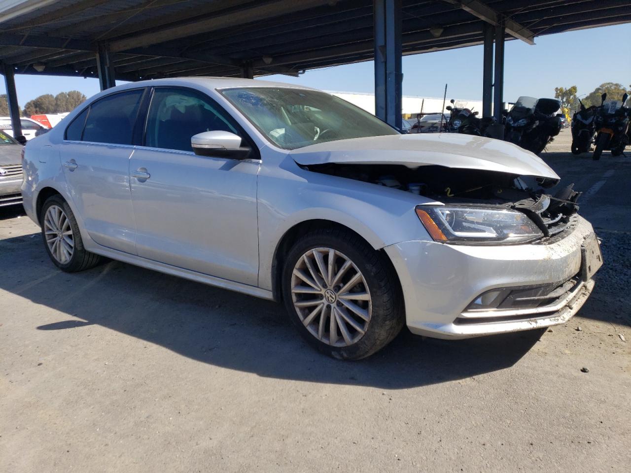 2016 VOLKSWAGEN JETTA SEL - Image 4
