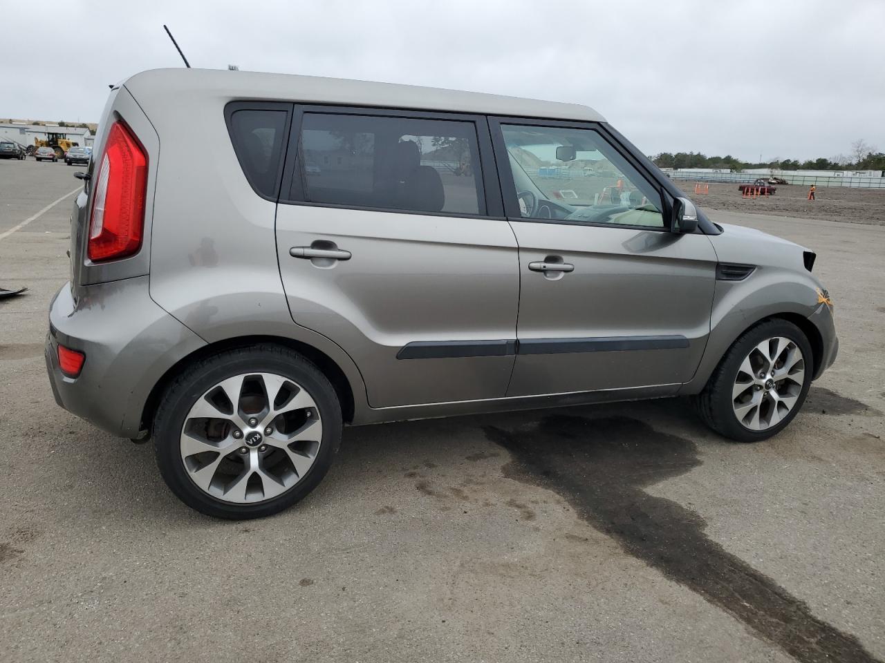 2013 KIA SOUL + - Image 3