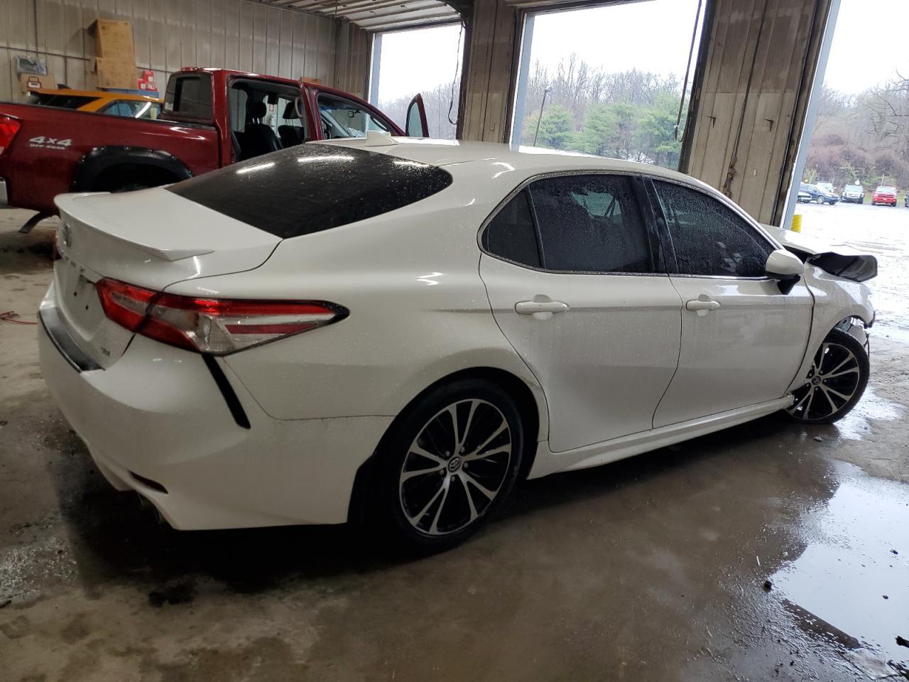 2020 TOYOTA CAMRY SE - Image 3