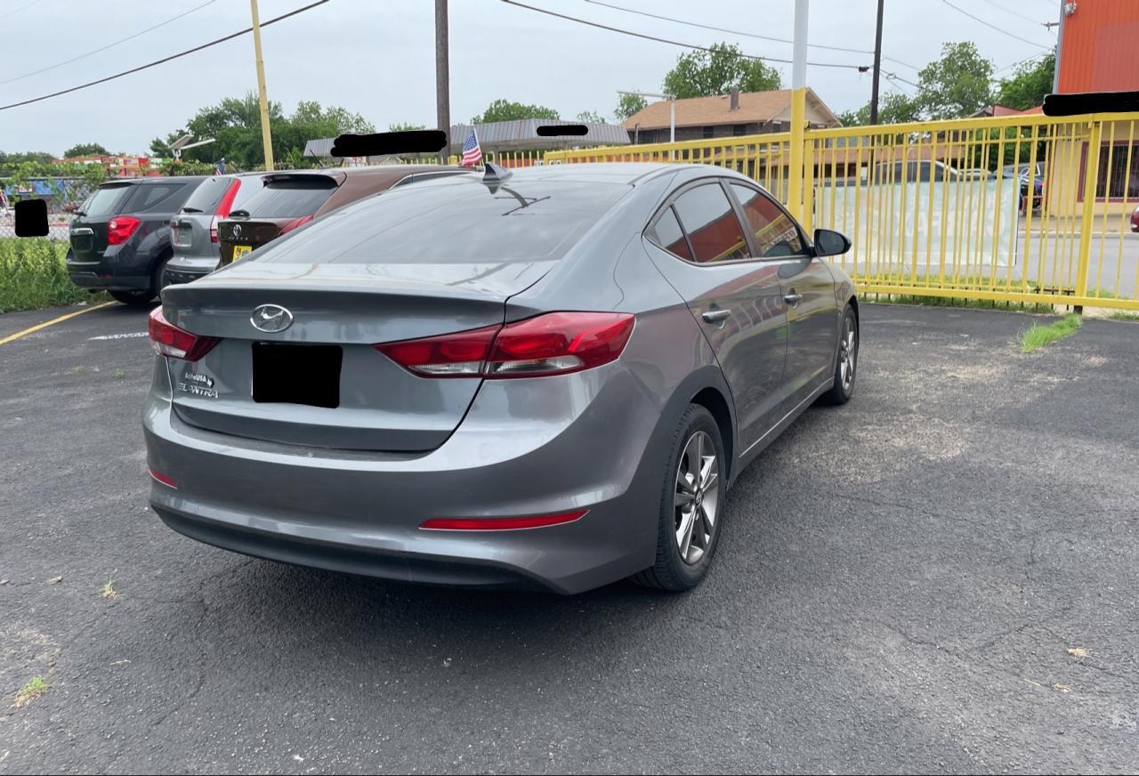 2018 HYUNDAI ELANTRA SE - Image 4