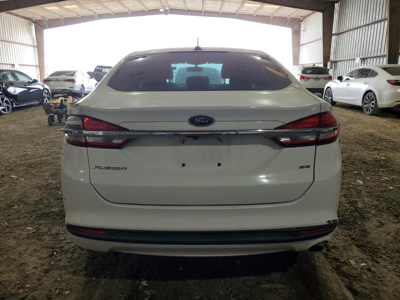 2017 FORD FUSION SE - Image 6