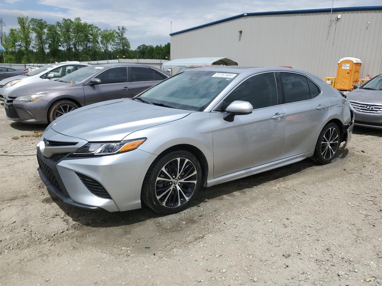 2018 TOYOTA CAMRY SE car image