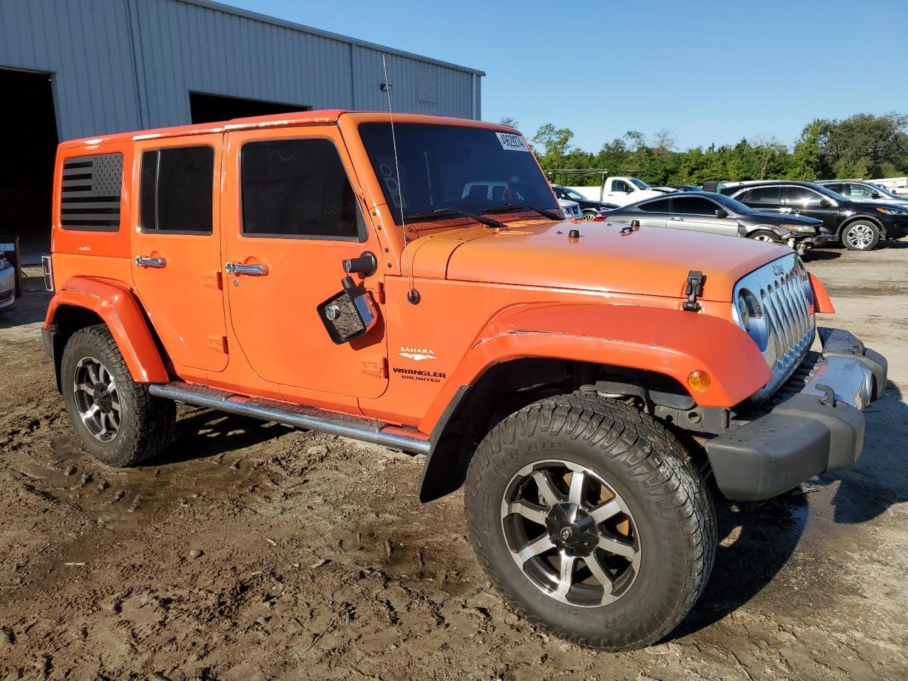 2015 JEEP WRANGLER U - Image 4