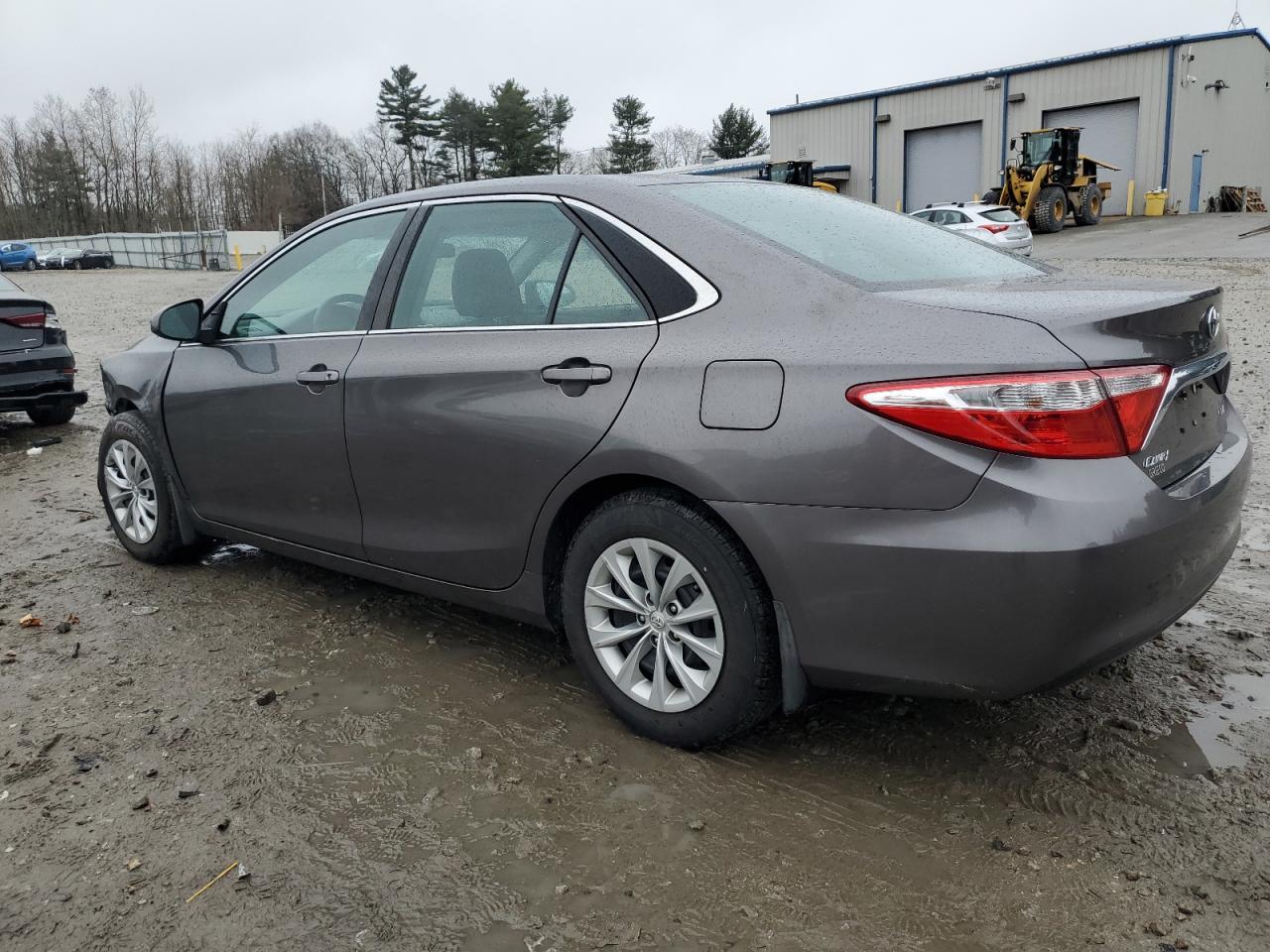 2016 TOYOTA CAMRY LE - Фото 2